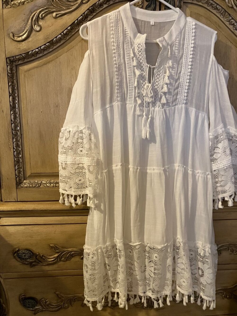 SOFT OVER-SIZED WHITE BOHO-COLD SHOULDER -GYPSY TASSELLS DRESS - SMALL  - NWOT